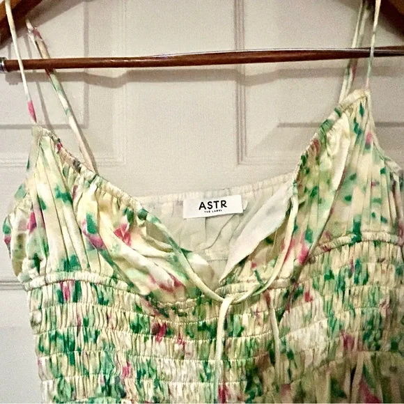 ASTR The Label Floral Satin Dress | NWT | Size M | Brand New - Picture 6 of 8